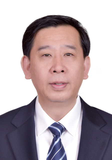 李新华 党委副书记 、总经理